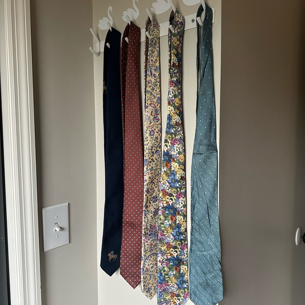 Bundle Of Assorted Patterned Ties - image 1